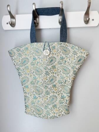 Hand Purse in Ivory and Blue Paisley